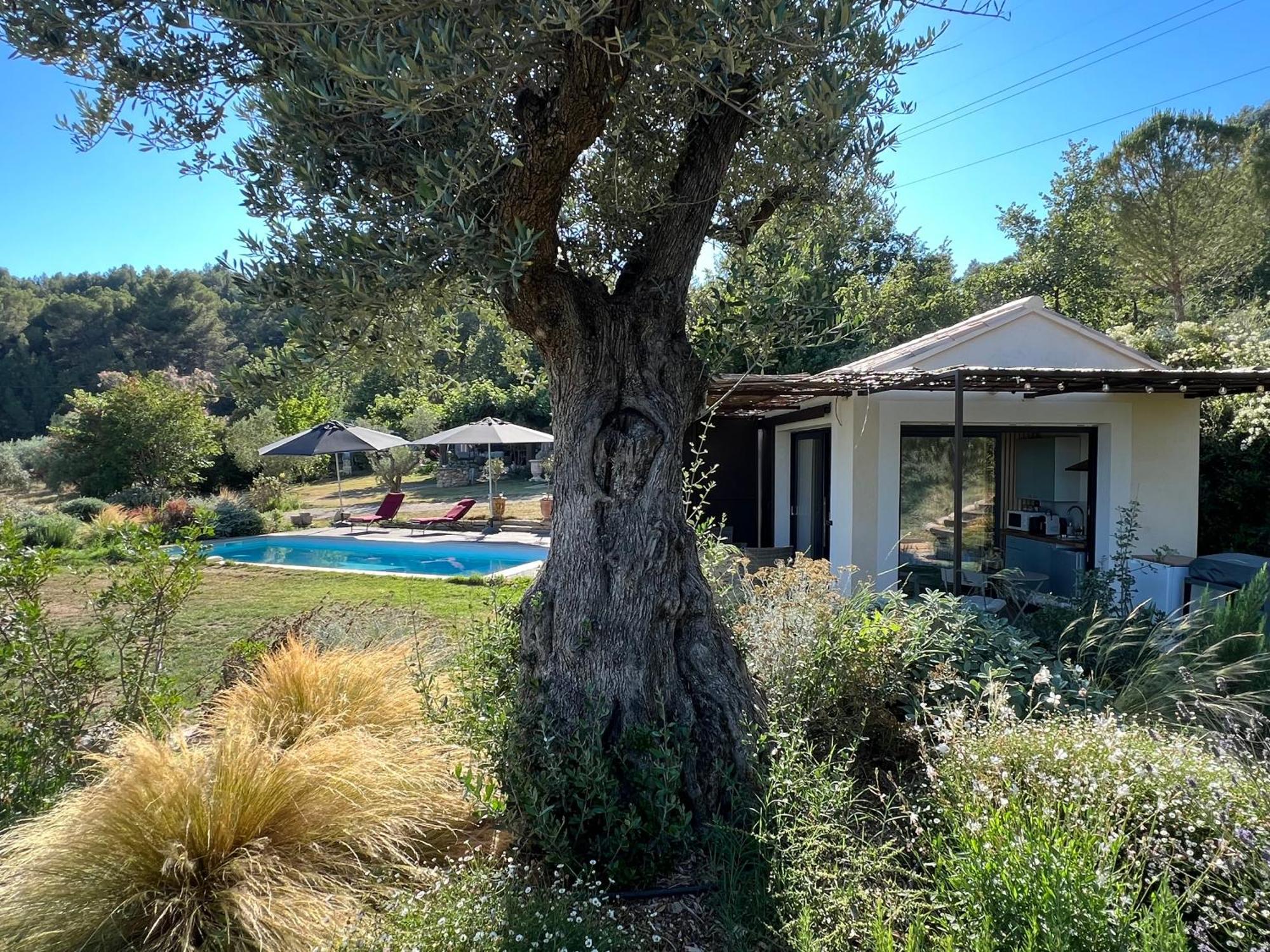 Hotel Terre Luberon Pertuis Exterior foto
